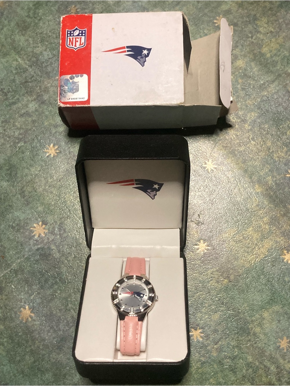 NFL New England Patriots Pink Leather Watch Avon Breast Cancer New in Box 2008